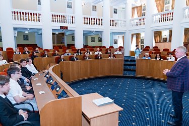 «За кулисами» парламентаризма
